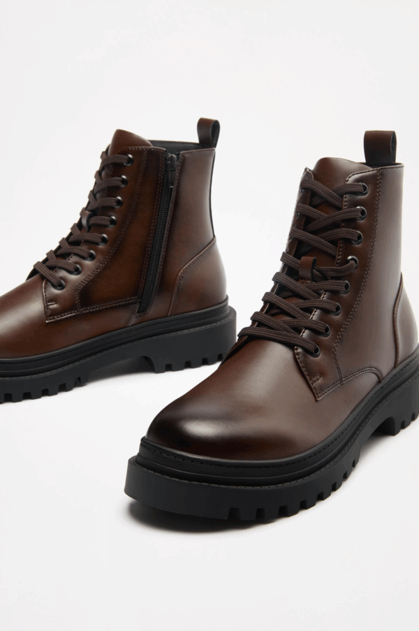 Bota NEGRA acordonada - Imagen 3