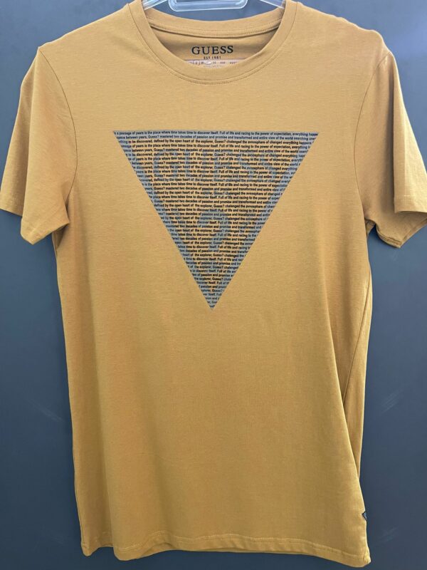 Camiseta Guess Marrón claro