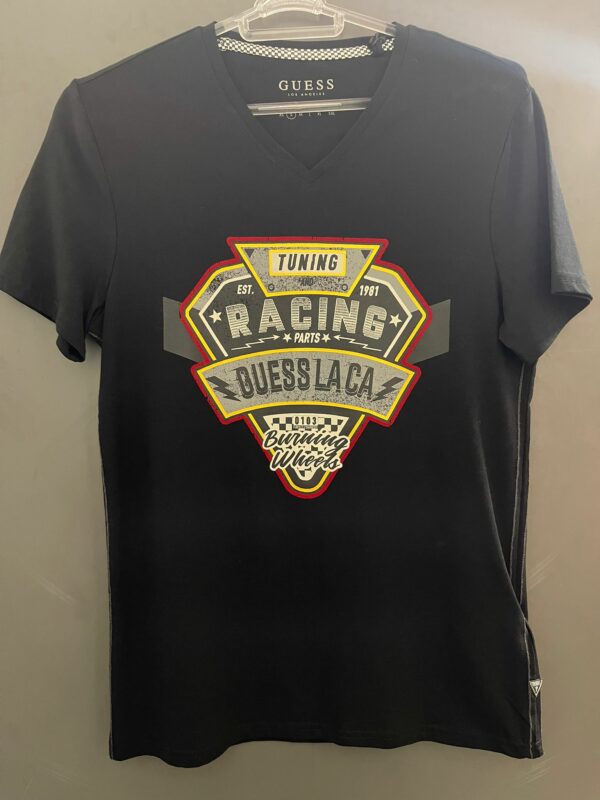 Camiseta Guess Negra Racing 1981 M91I50L1300