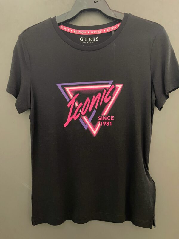 Camiseta Guess Negra Iconic since 1981