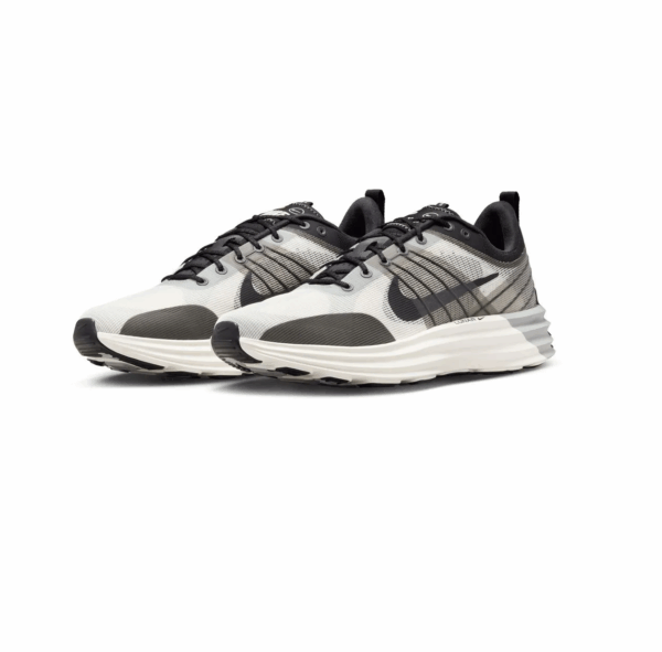 Nike Lunar Roam  DV2440 102