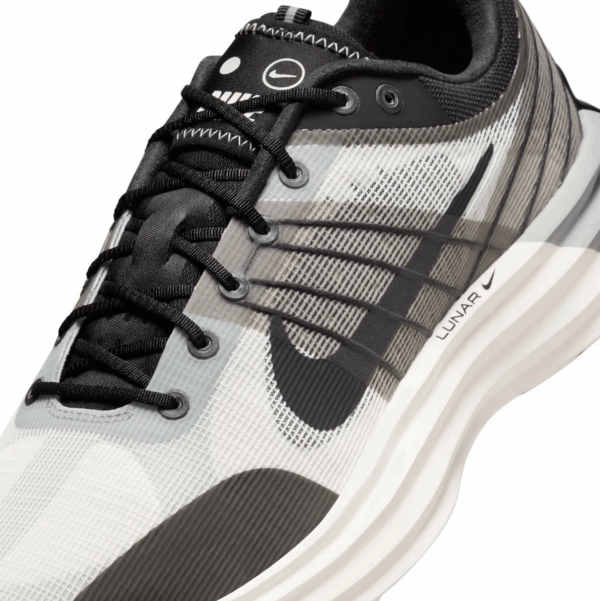 Nike Lunar Roam  DV2440 102 - Imagen 4