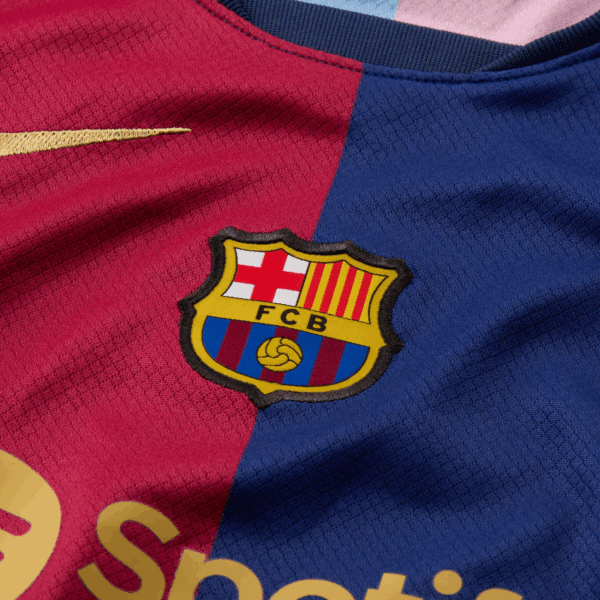 Conjunto de camiseta local Dri-FIT del FC Barcelona para niño 2024/25 FN9233 456 (copia) - Imagen 4